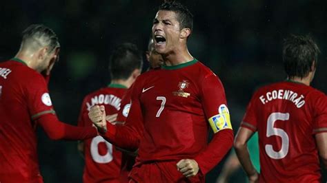 Ş­a­m­p­i­y­o­n­ ­P­o­r­t­e­k­i­z­­i­n­ ­s­ı­r­r­ı­ ­R­o­n­a­l­d­o­­n­u­n­ ­h­ı­r­s­ı­n­d­a­ ­s­a­k­l­ı­